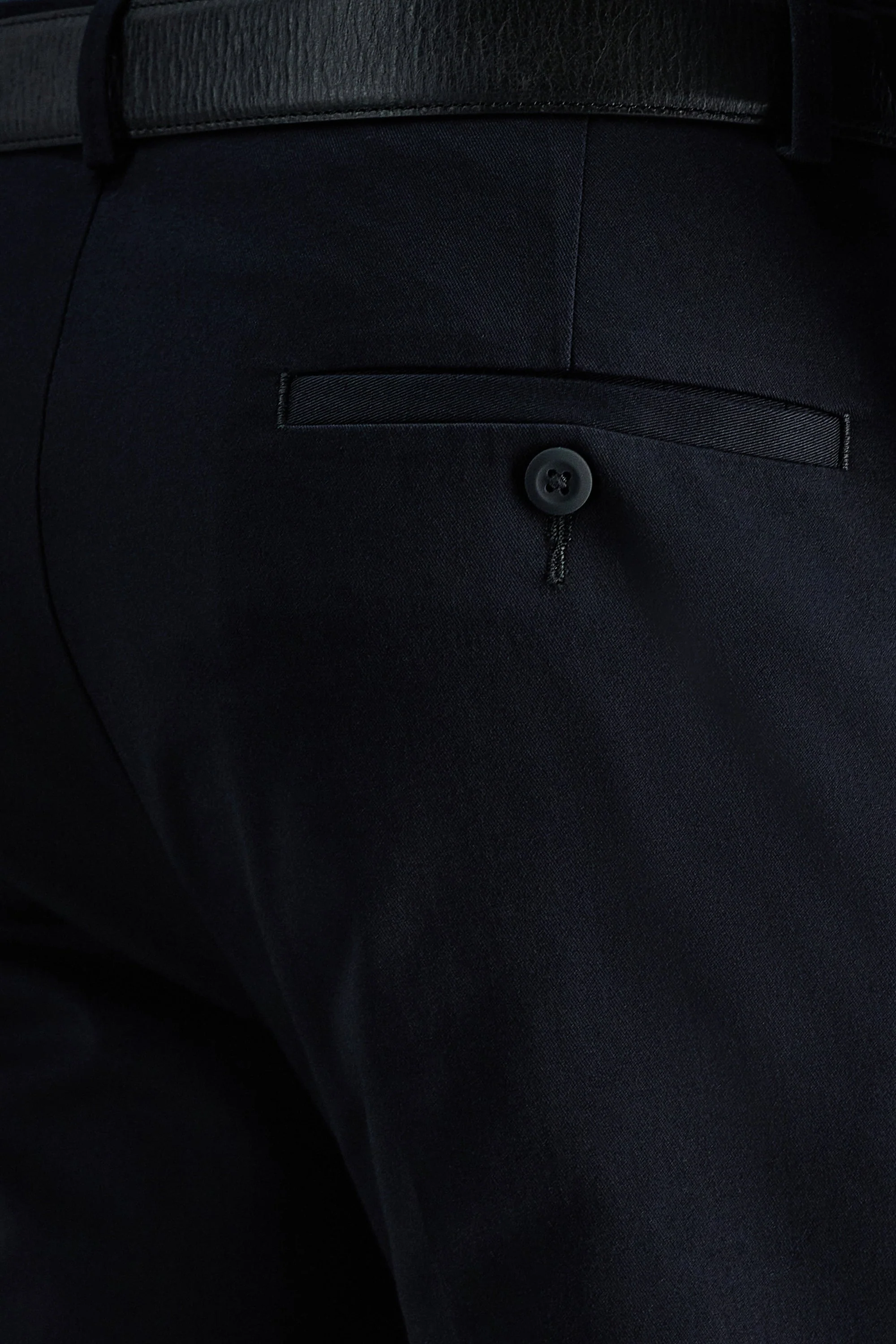 Iron Free Premium Khaki - Image 17