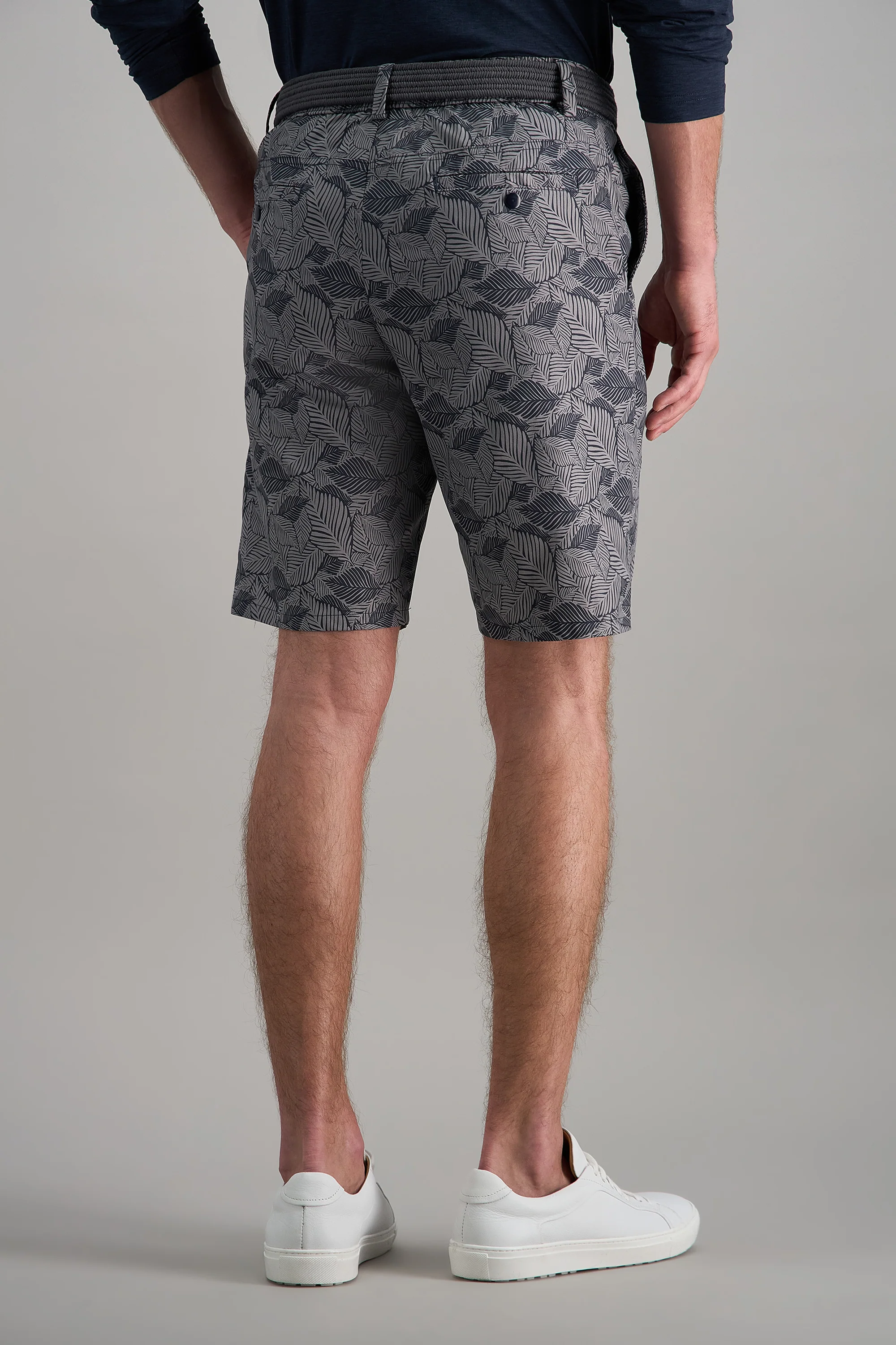 The Active Series™ Hybrid Leaves Print 9.5-inch Short - Image 4